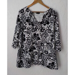 Carole Little White Knit Top Tunic Women Fits 2X Elbow Sleeve Black Floral Print